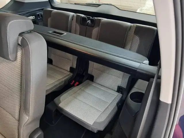 Volkswagen Touran view 8