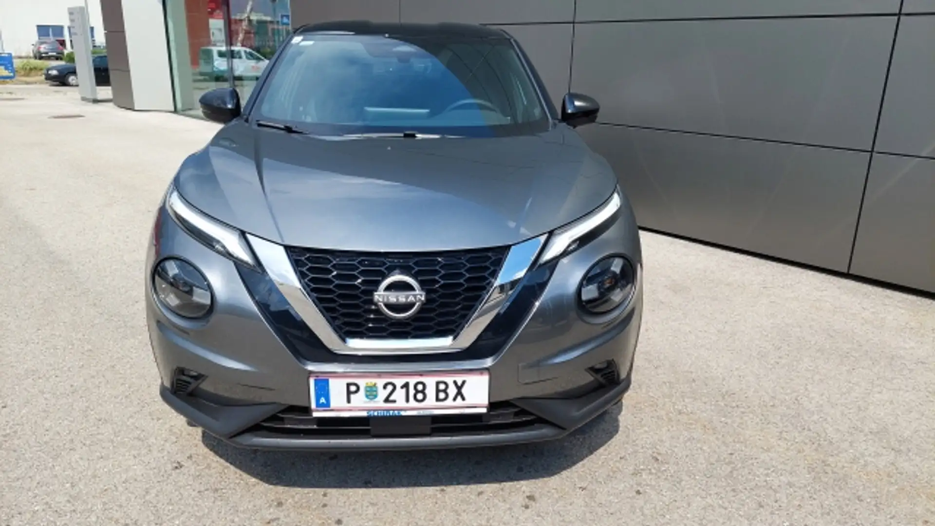 Nissan Juke 114PS 1,0 DIG-T Grijs - 2
