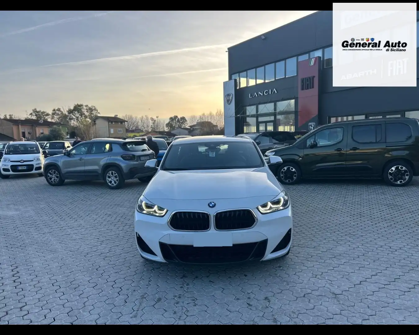 BMW X2 F39 sdrive16d Msport X auto Weiß - 2
