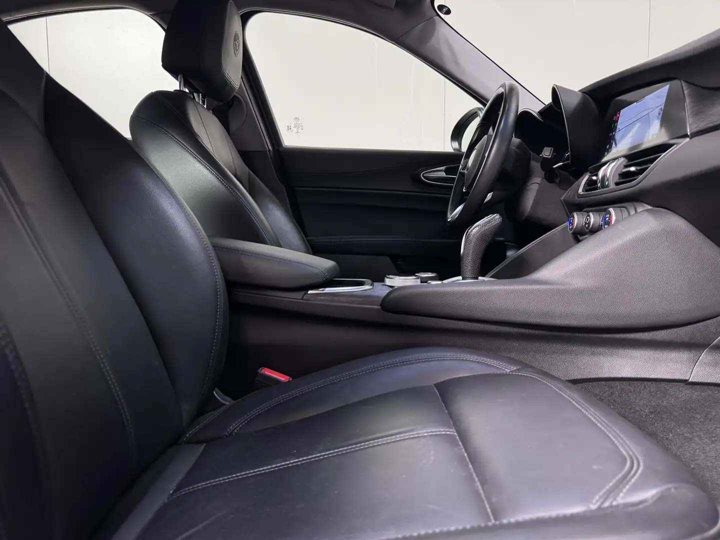 Alfa Romeo Giulia 2.0 Benzine Autom. - Apple CarPlay - Leder - To... Gris - 2