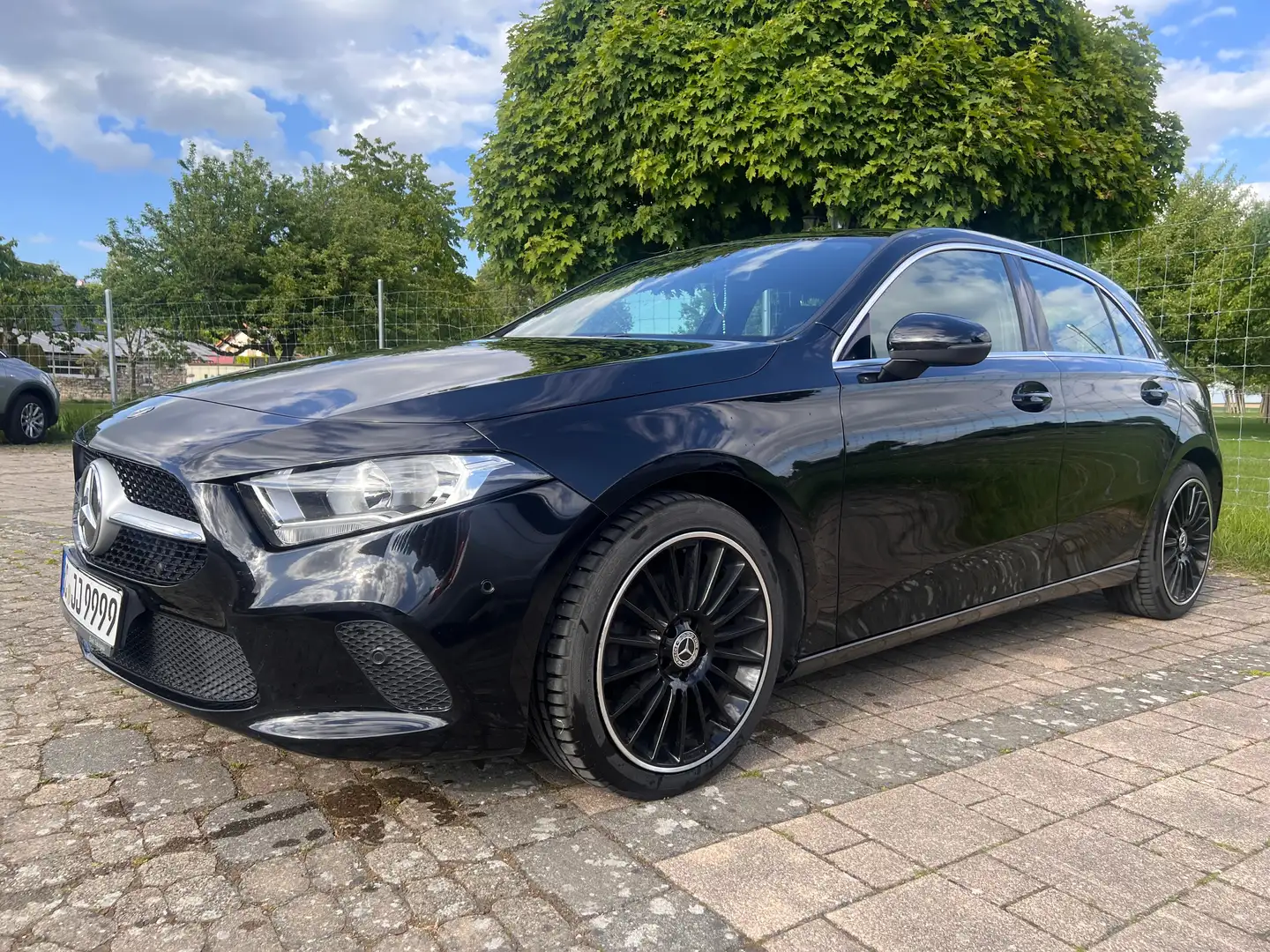 Mercedes-Benz A 180 A-Klasse Diesel d 7G-DCT Black - 1