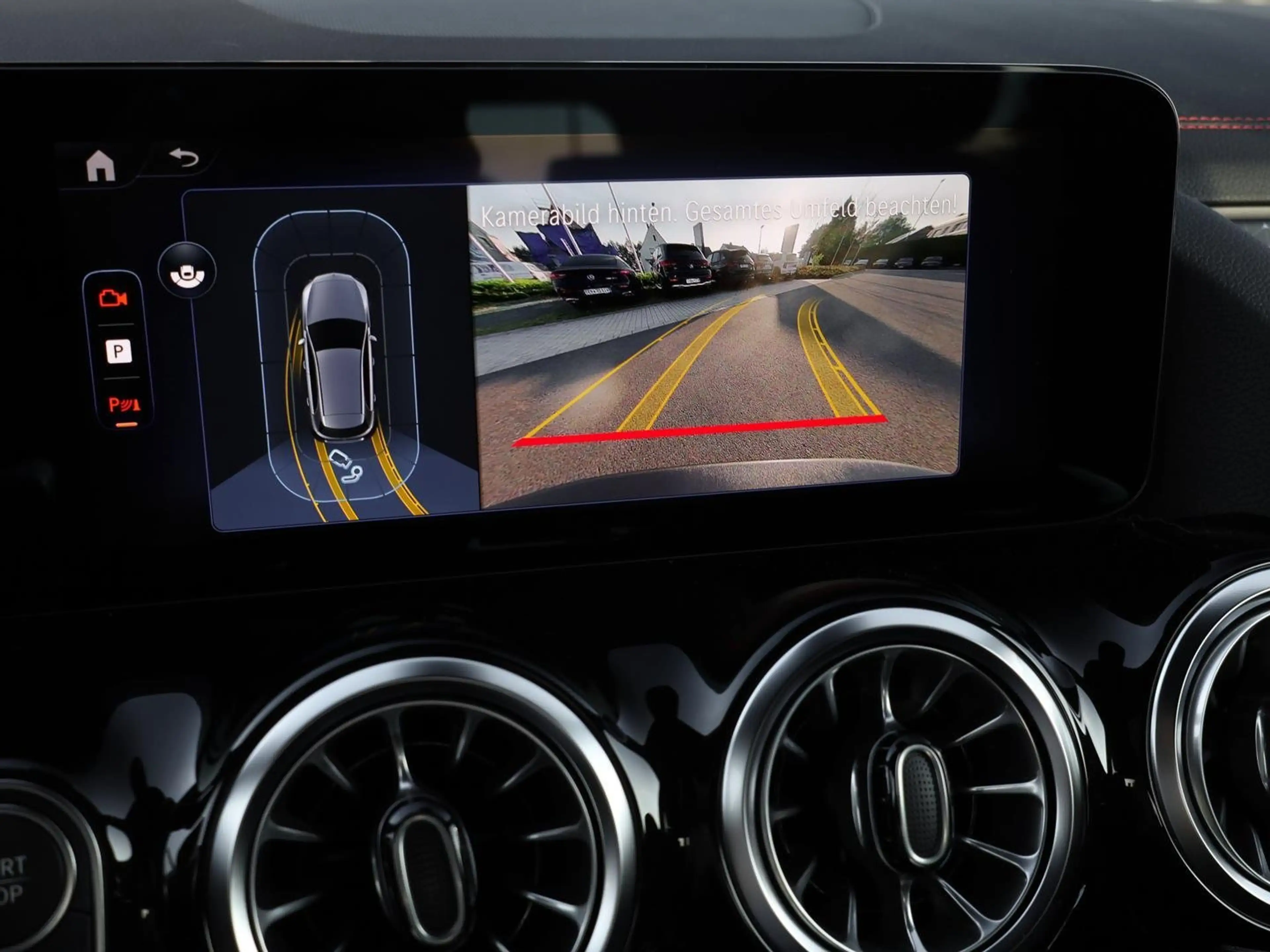 Mercedes-Benz EQA 300 4M AMG Advanced Ambiente Kamera LED AHK — photo 12