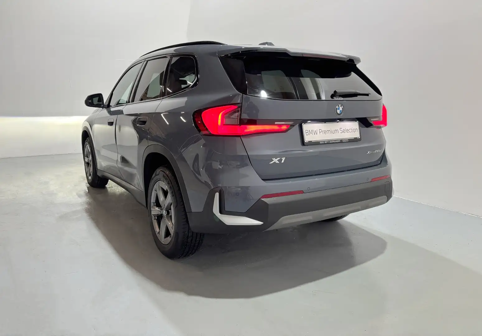 BMW X1 xDrive20d Grau - 2