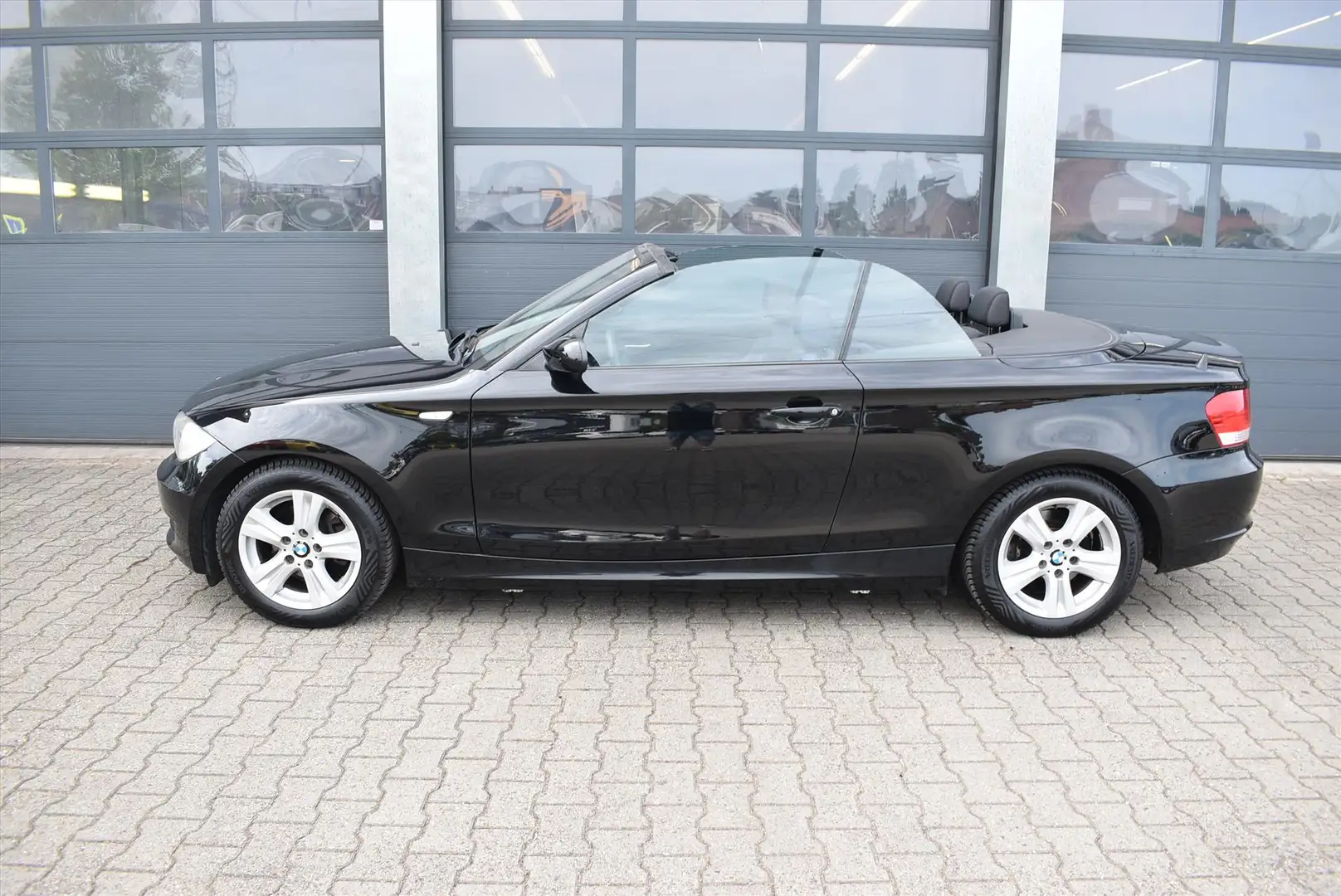 BMW 118 1-Serie (e87) 118i 143pk Executive Zwart - 2