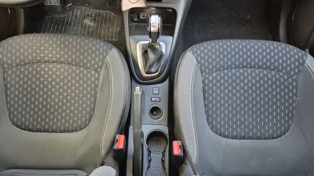 Renault Captur — photo 25
