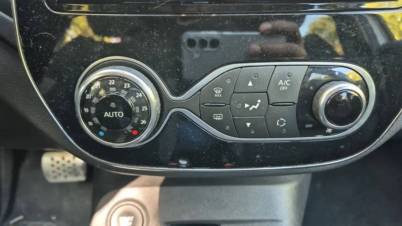 Renault Captur — photo 13