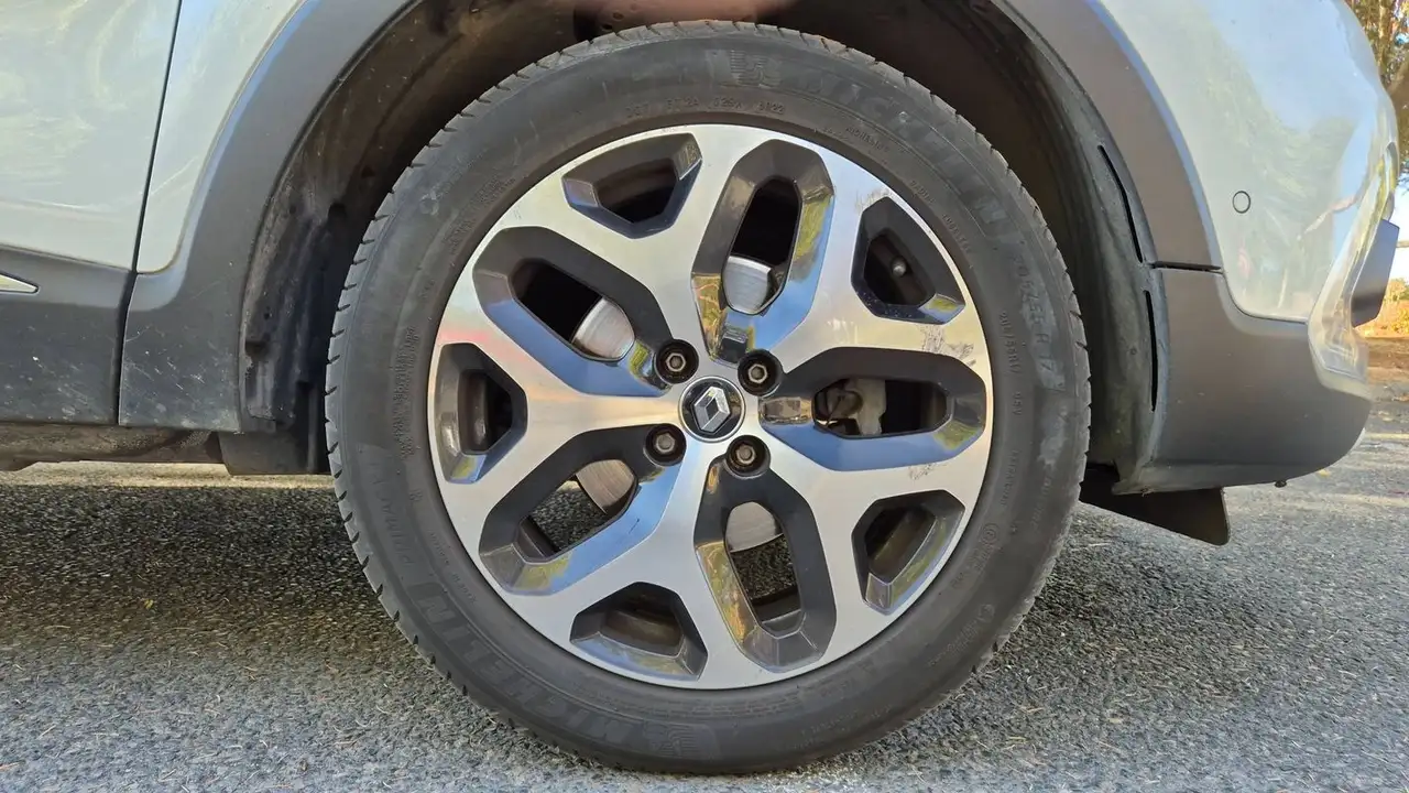 Renault Captur — photo 17