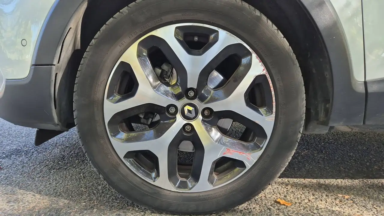 Renault Captur — photo 18