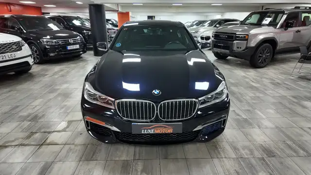 BMW 7 Series view 2