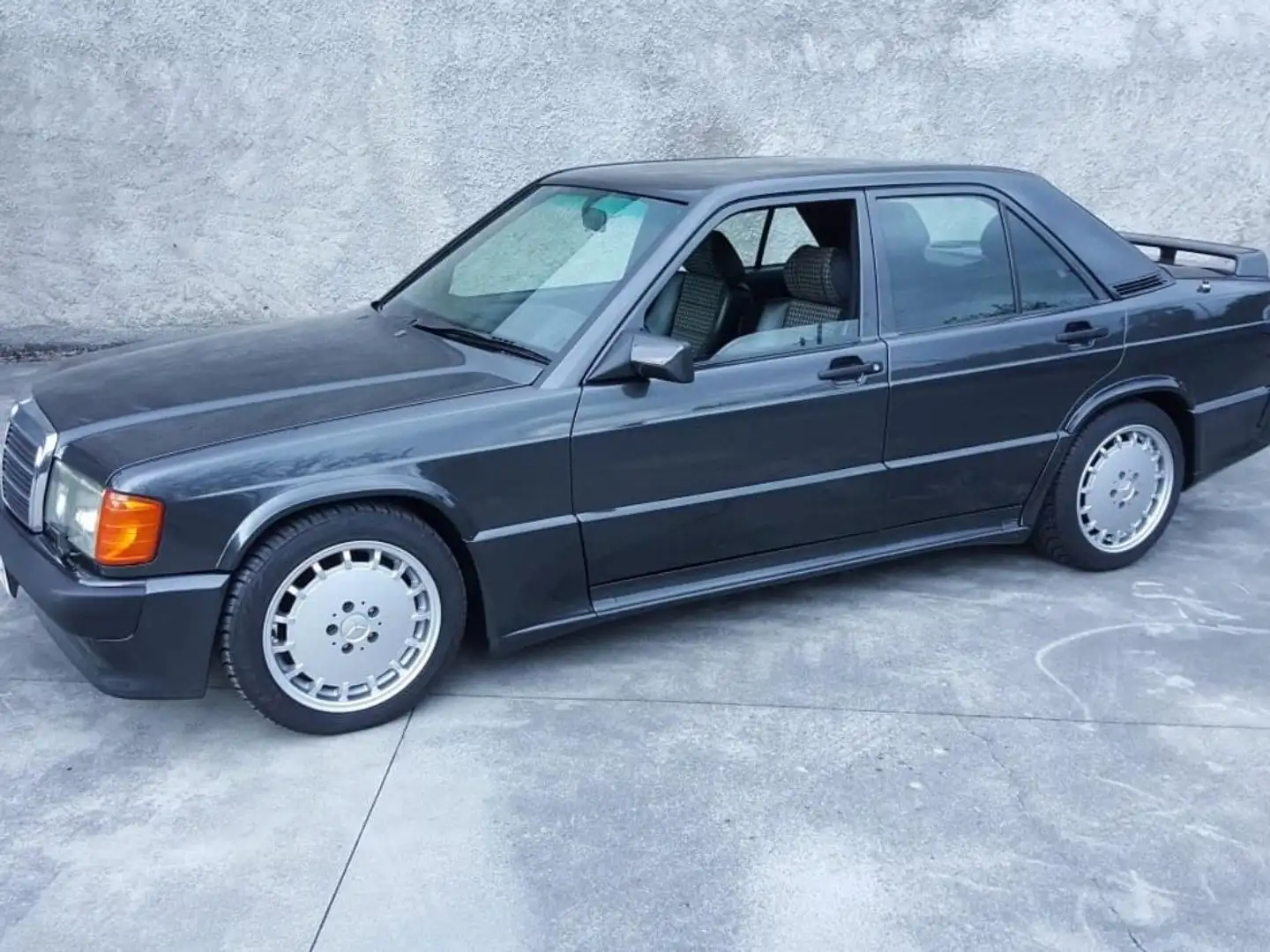 Mercedes-Benz 190 190E 2.3-16   136 kW (185 CV) - 2