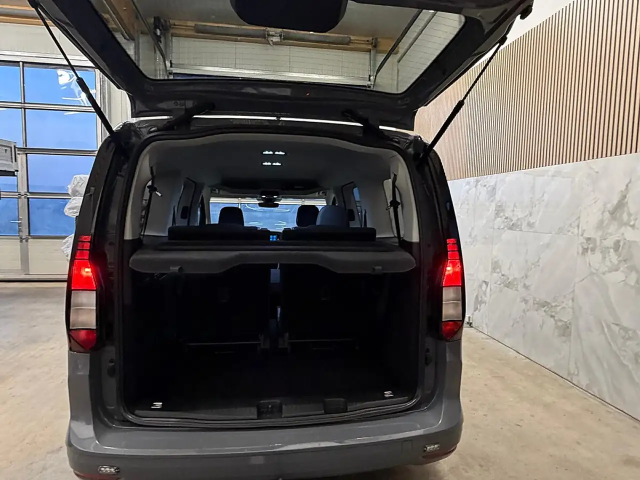 Volkswagen Caddy Maxi 2,0 TDI DSG ÖAMTC, Mwst ausweisbar, Finan... 11