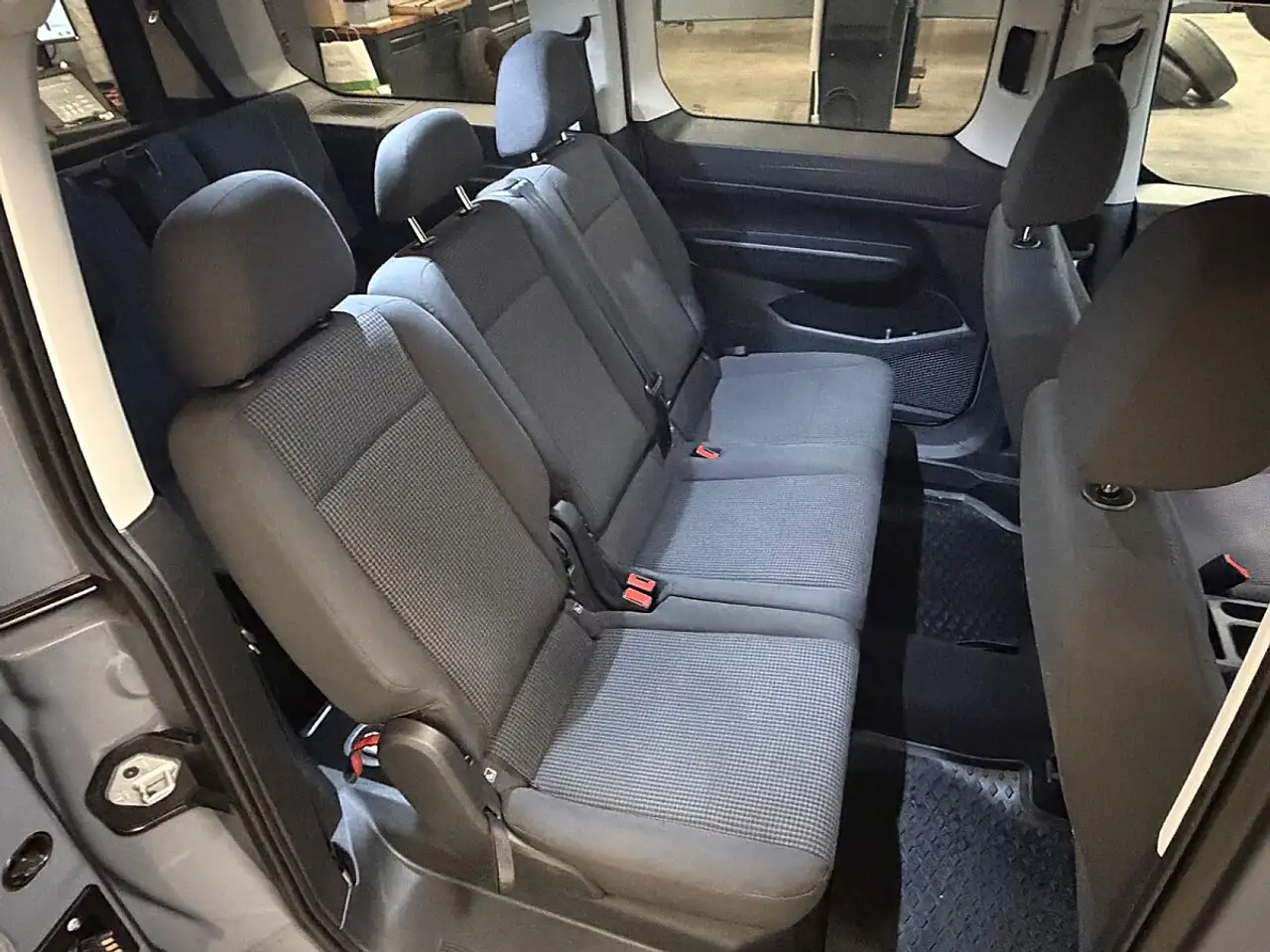 Volkswagen Caddy Maxi 2,0 TDI DSG ÖAMTC, Mwst ausweisbar, Finan... 4