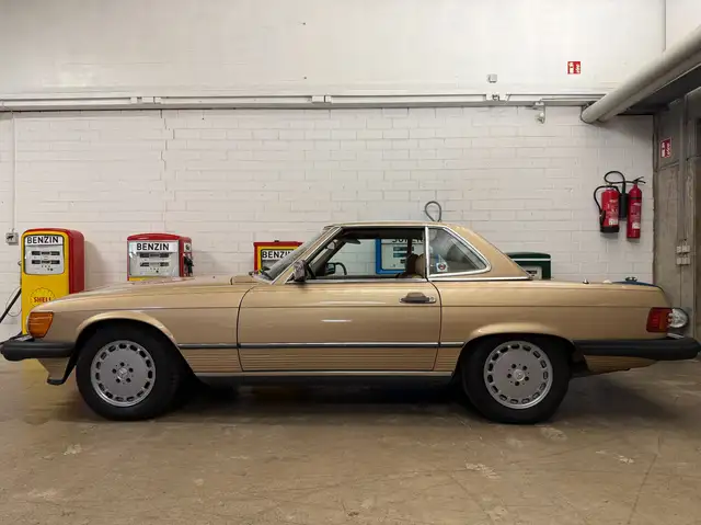 Mercedes-Benz SL 560