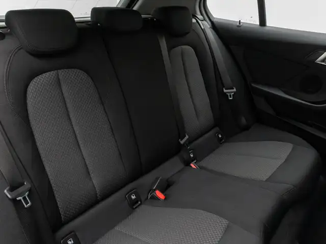BMW 1 Series view 27