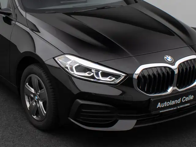 BMW 1 Series view 16
