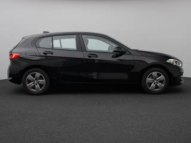BMW 1 Series view 5