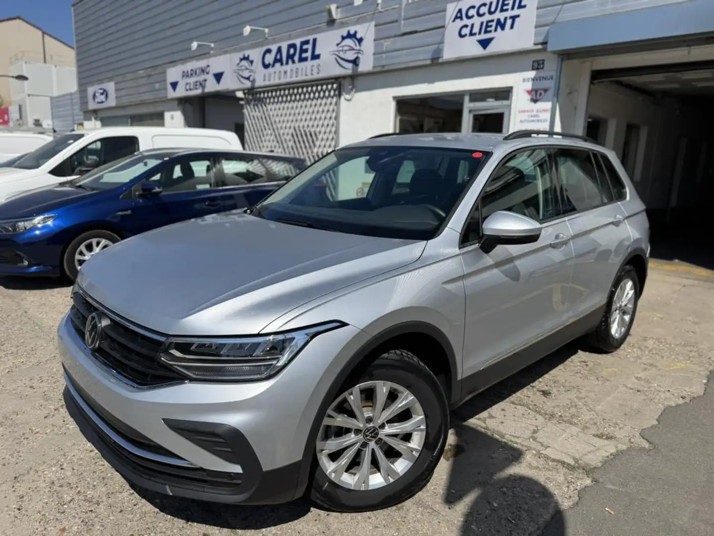 Volkswagen Tiguan 1.5 TSI DSG 150 LIFE Gris - 2