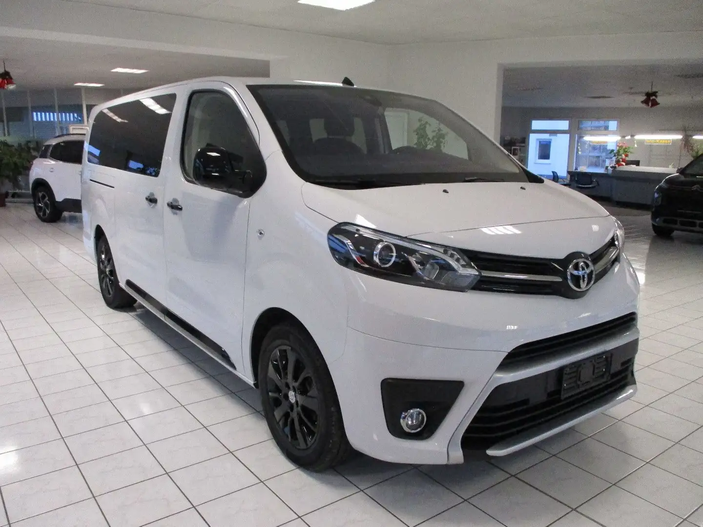 Toyota Proace Verso 2.0D 180 S&S L2 Black Edition Weiß - 1