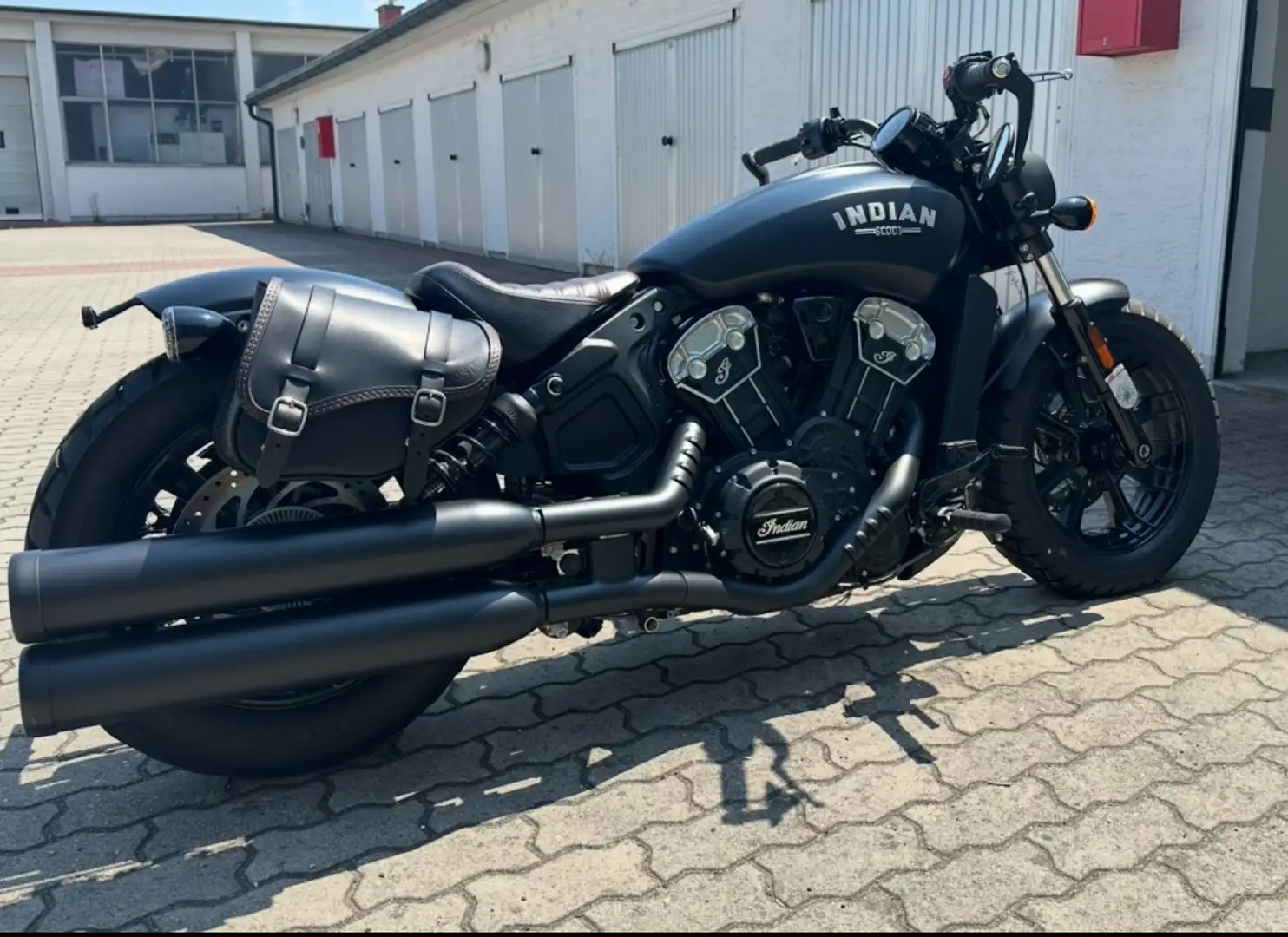 Indian Scout Bobber Schwarz - 2