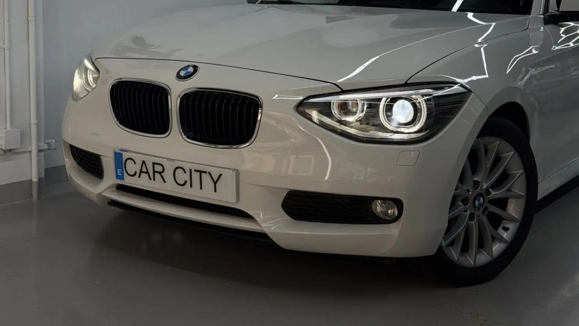 BMW 118 118dA Essential Edition Blanco - 2