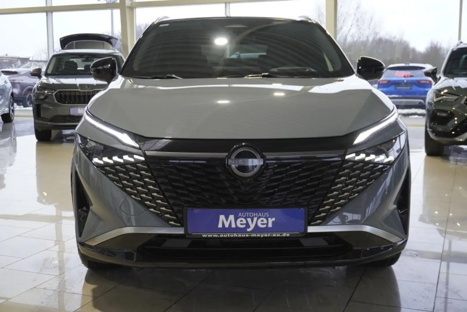 Nissan Qashqai Tekna+ 1,3 DIG-T Xtronic 4x4 UPE=50000Euro Grau - 2