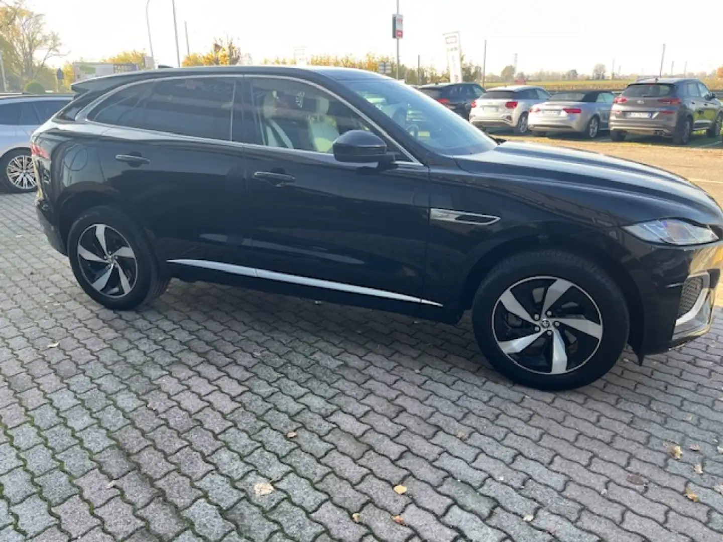 Jaguar F-Pace 2.0 D 163 CV AWD aut. R-Dynamic S AUTOCARRO Nero - 2