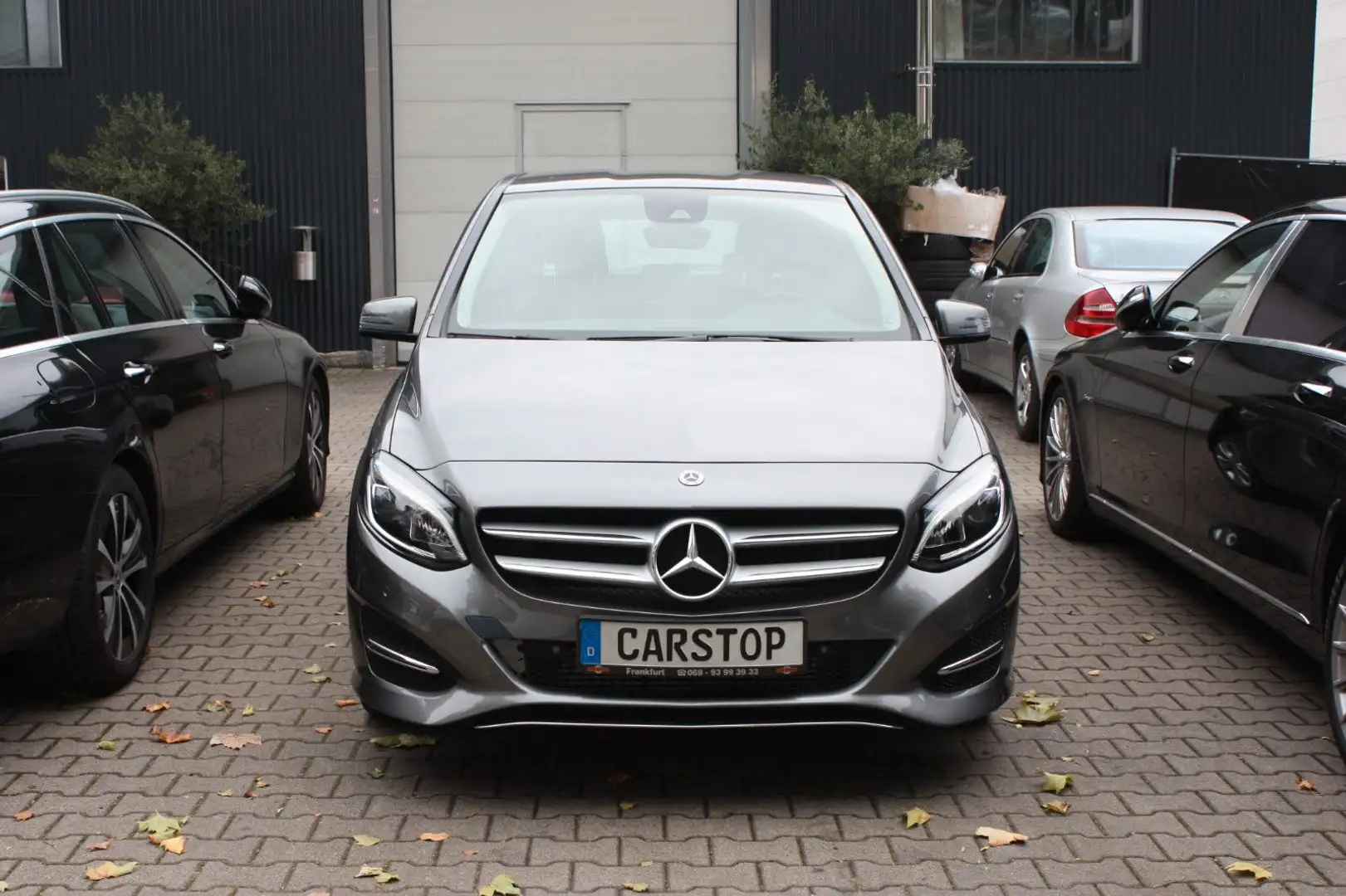 Mercedes-Benz B 220 4Matic Urban Style Edition Grau - 1