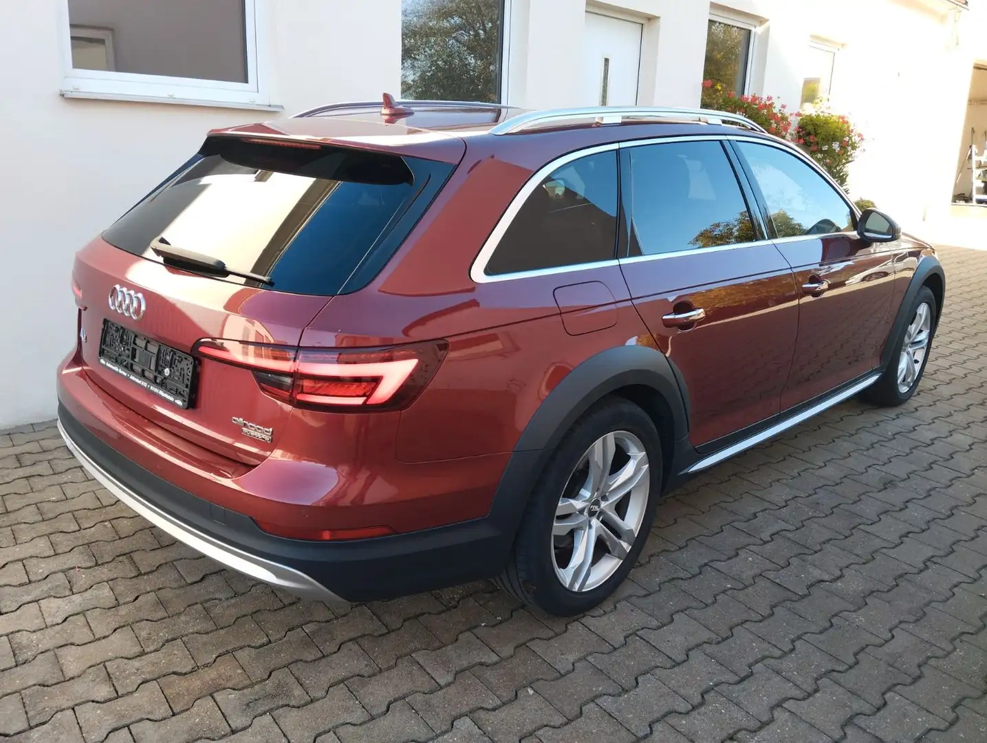Audi A4 allroad quattro 2.0 TDI, Navi, PDC, Standh. Rot - 2