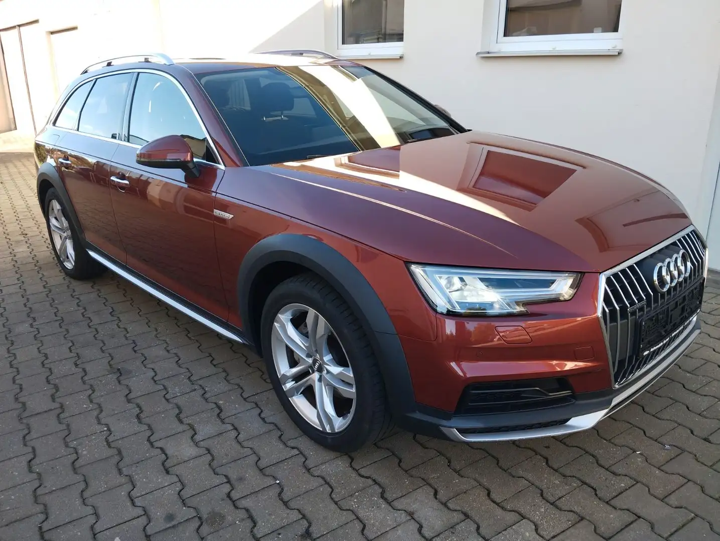 Audi A4 allroad quattro 2.0 TDI, Navi, PDC, Standh. Rot - 1