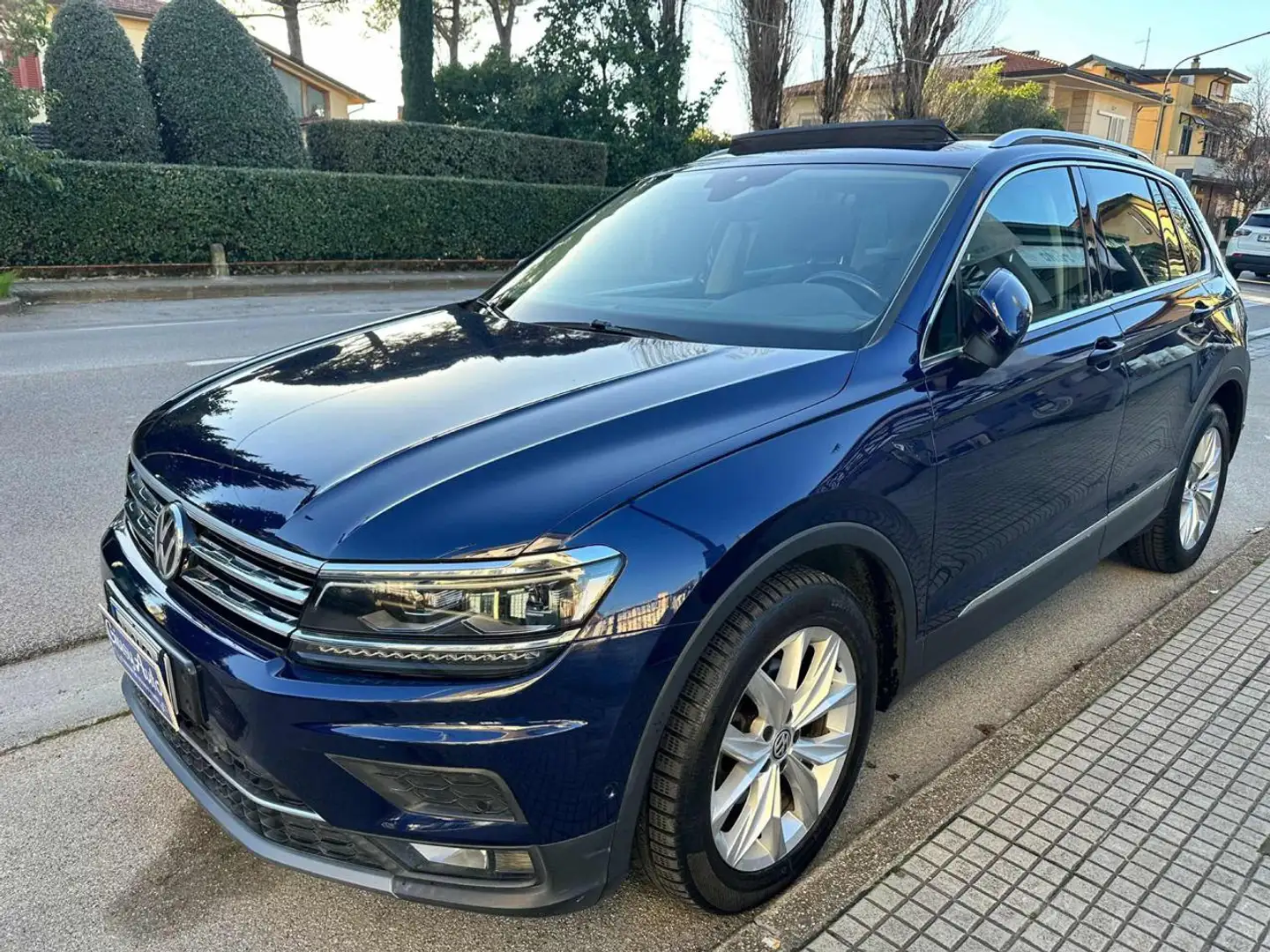 Volkswagen Tiguan 2.0 TDI SCR DSG Advanced BlueMotion Technology Blu/Azzurro - 1