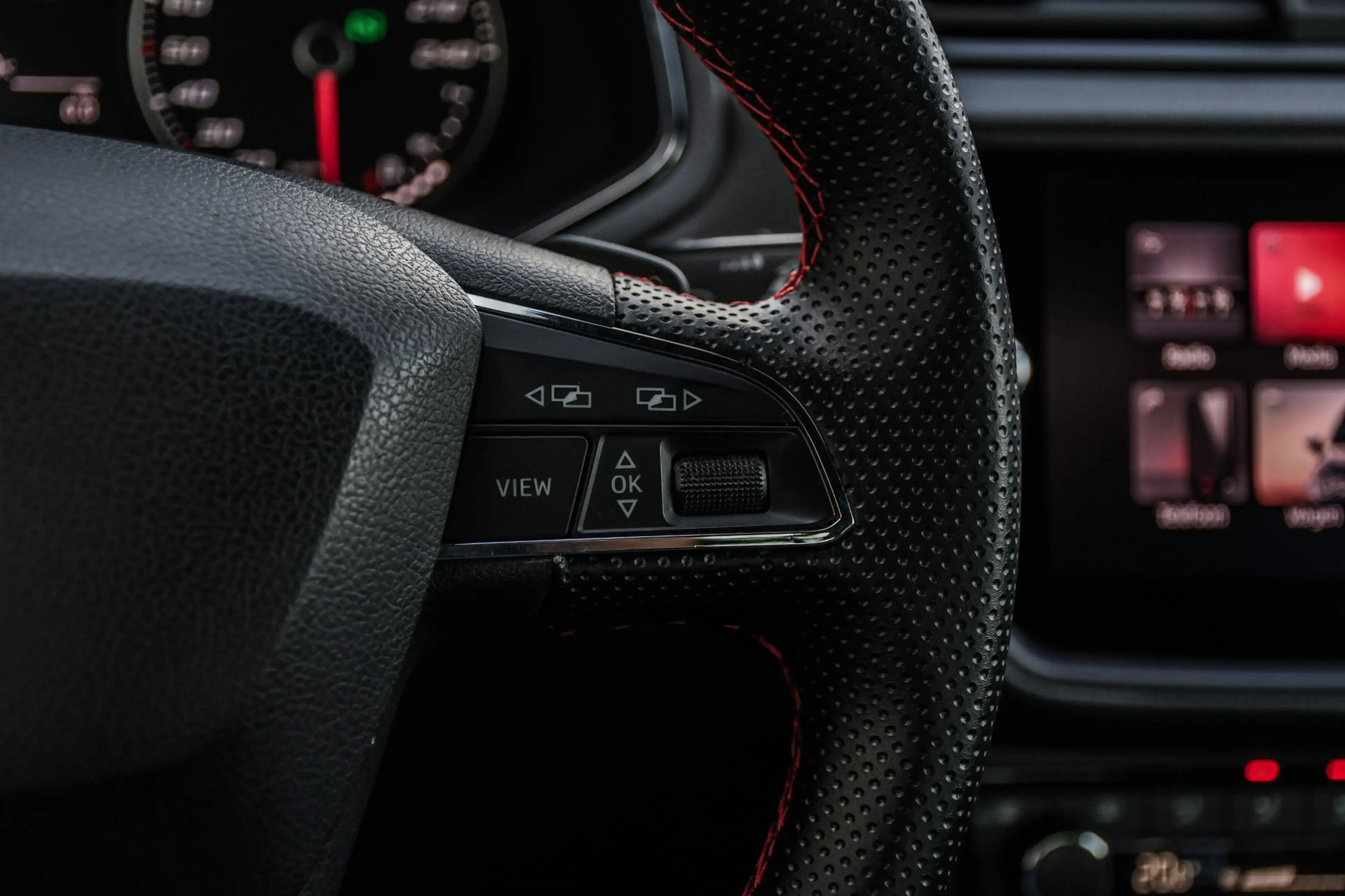 SEAT Arona 1.0 TSI FR — photo 10