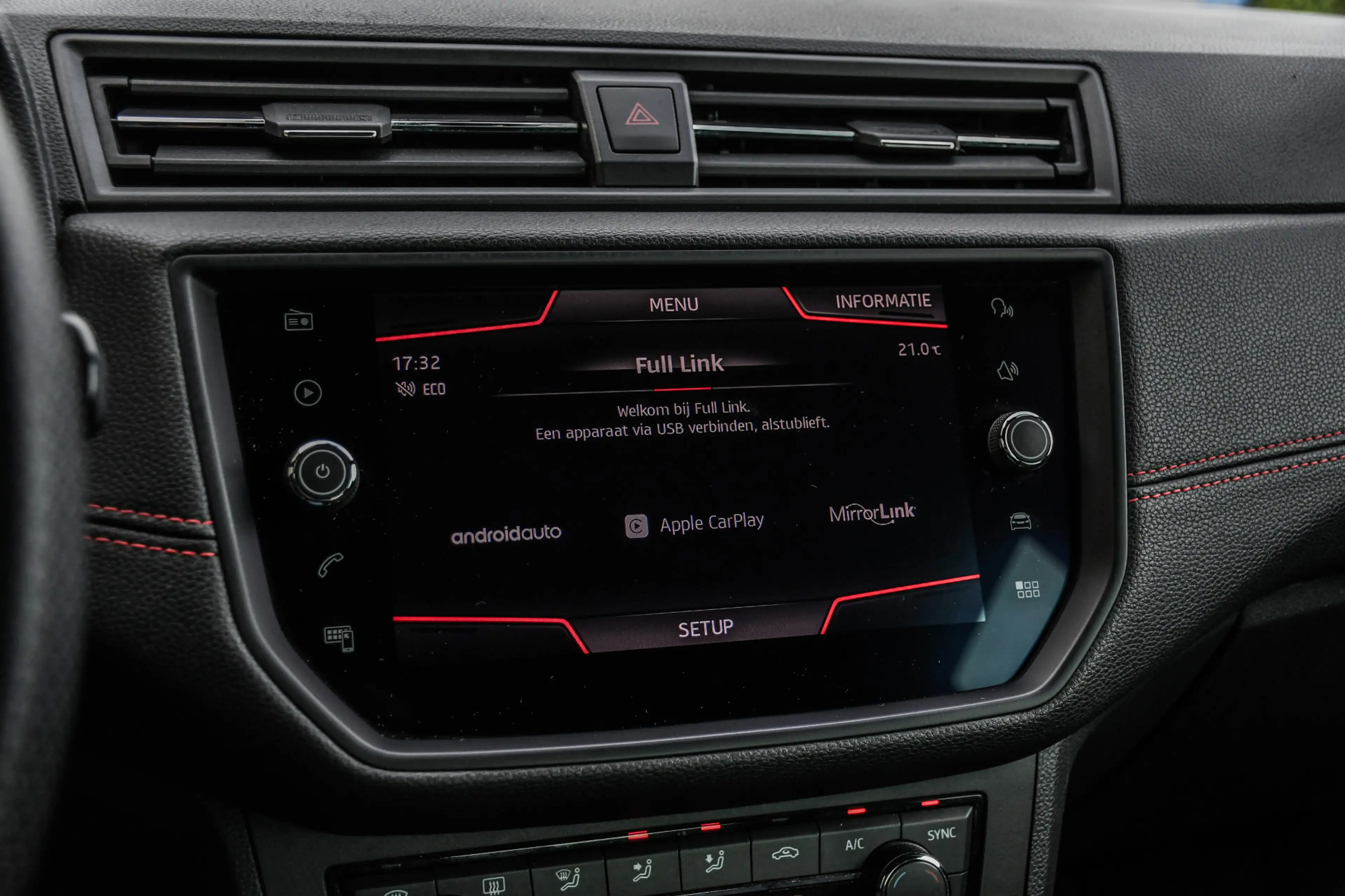 SEAT Arona 1.0 TSI FR — photo 14
