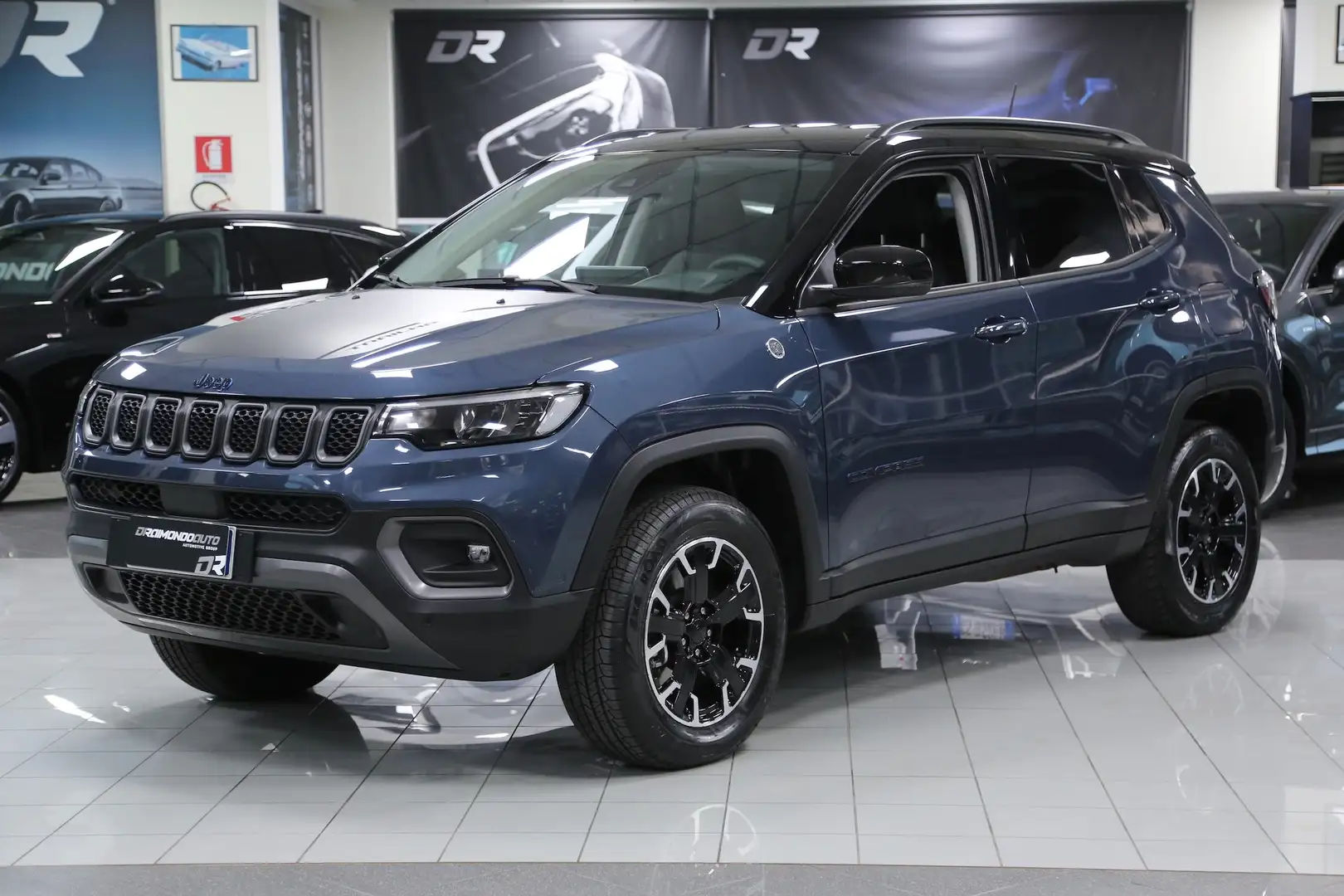 Jeep Compass 1.3 Turbo T4 240 cv PHEV AT6 4xe Trailhawk Blu/Azzurro - 1