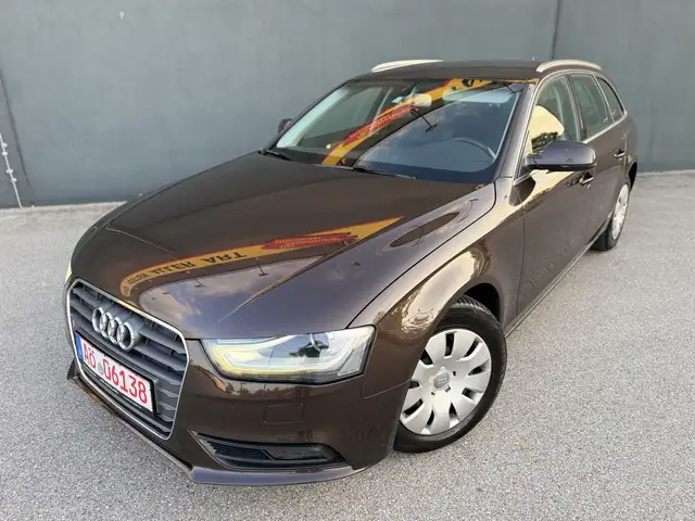 Audi A4 Avant 2.0 TDI Attraction AHK NAVI BI-XENON