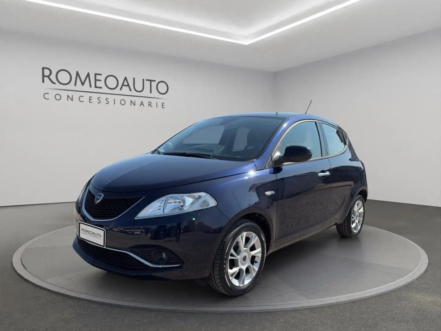 Lancia Ypsilon 1.3 MJT 16V 95 CV 5 porte S&S Gold Blu/Azzurro - 2