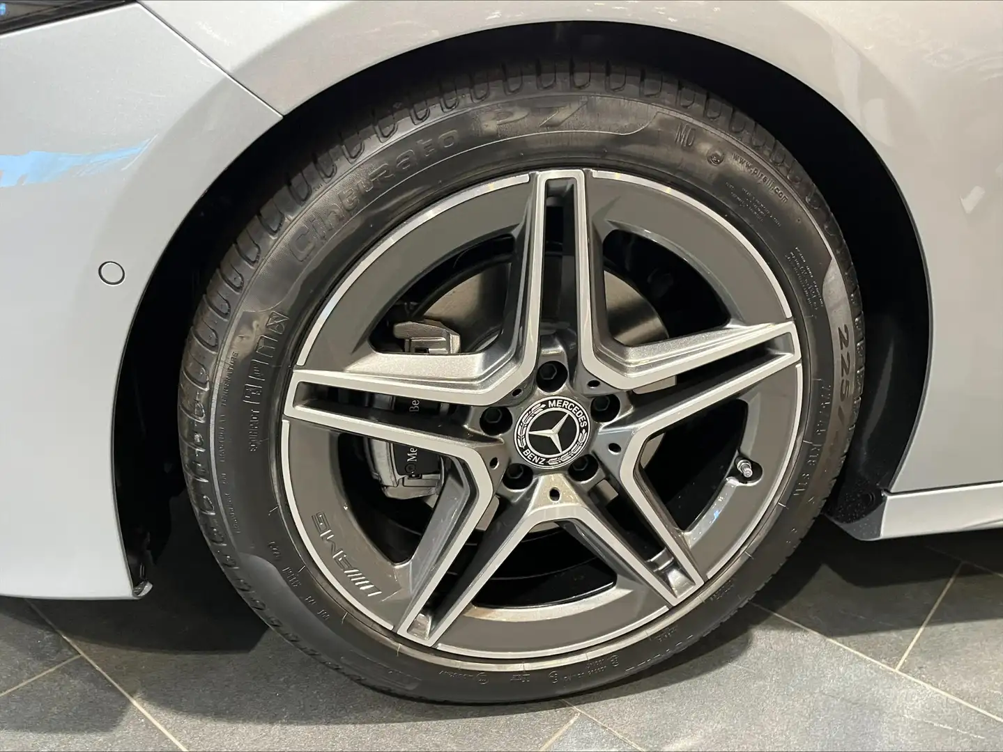 Mercedes-Benz A 180 A Star Edition Argent - 2