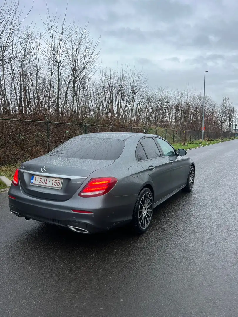 Mercedes-Benz E 220 d 9G-TRONIC AMG Line Gris - 2