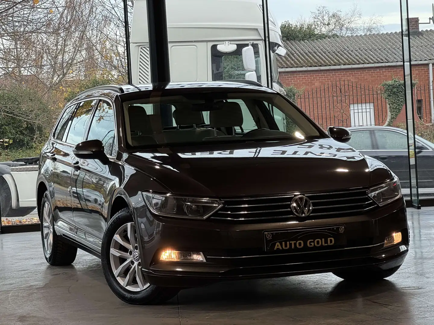 Volkswagen Passat Variant 1.6 CR TDi HIGHLINE/BOITE AUTO/FULLOPTIONS/1PROP Brun - 2