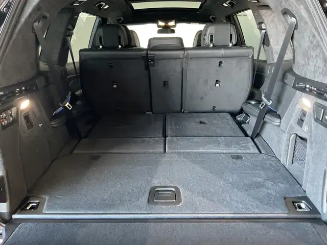 BMW X7 view 12