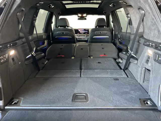 BMW X7 view 13