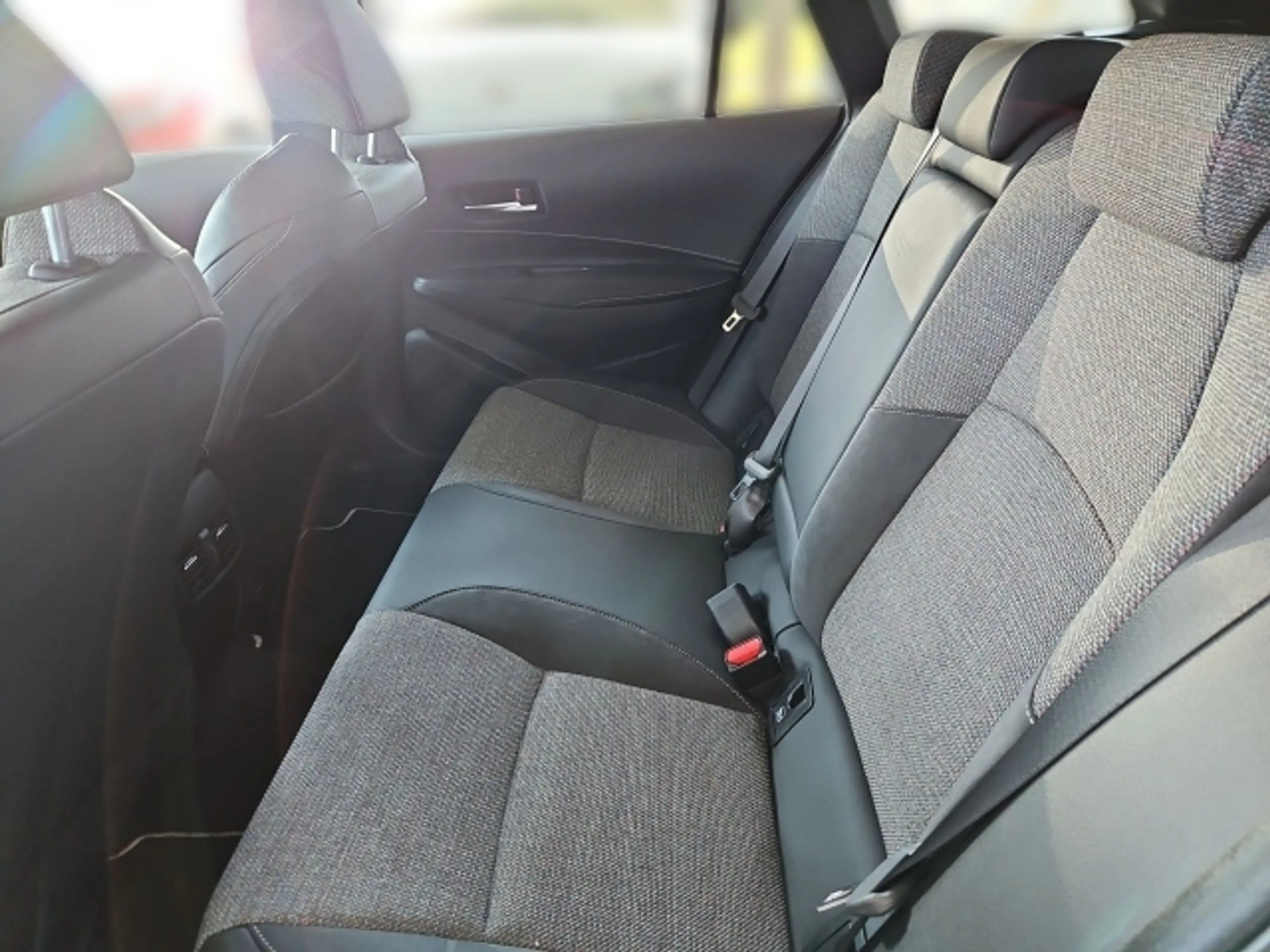 Toyota Corolla Corolla HB/TS Touring Sports Teamplayer 1,8-l-Hybr — photo 8