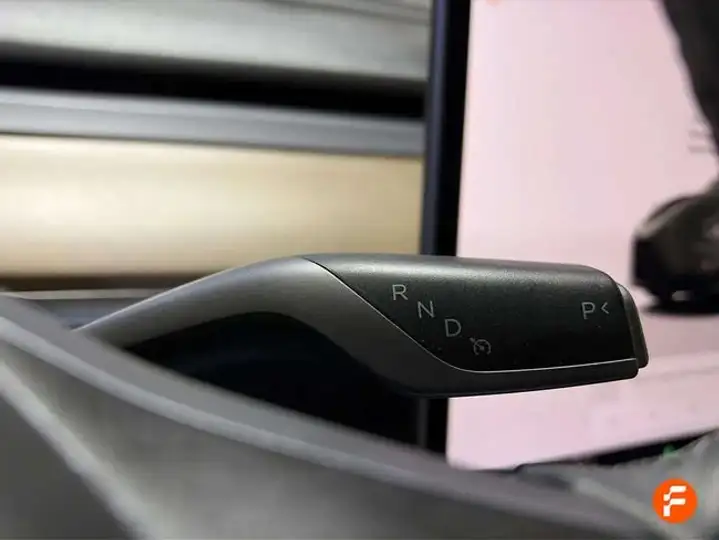 Tesla Model 3 2024, foto 18