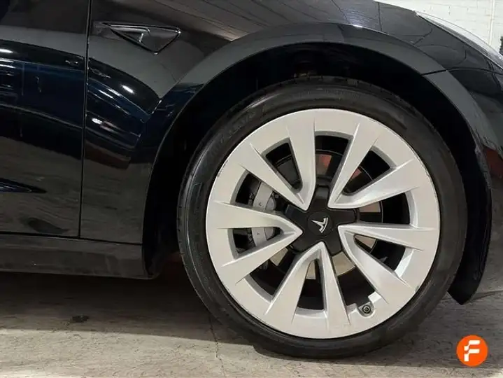 Tesla Model 3 2024, foto 28