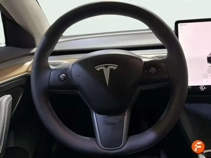 Tesla Model 3 2024, foto 11