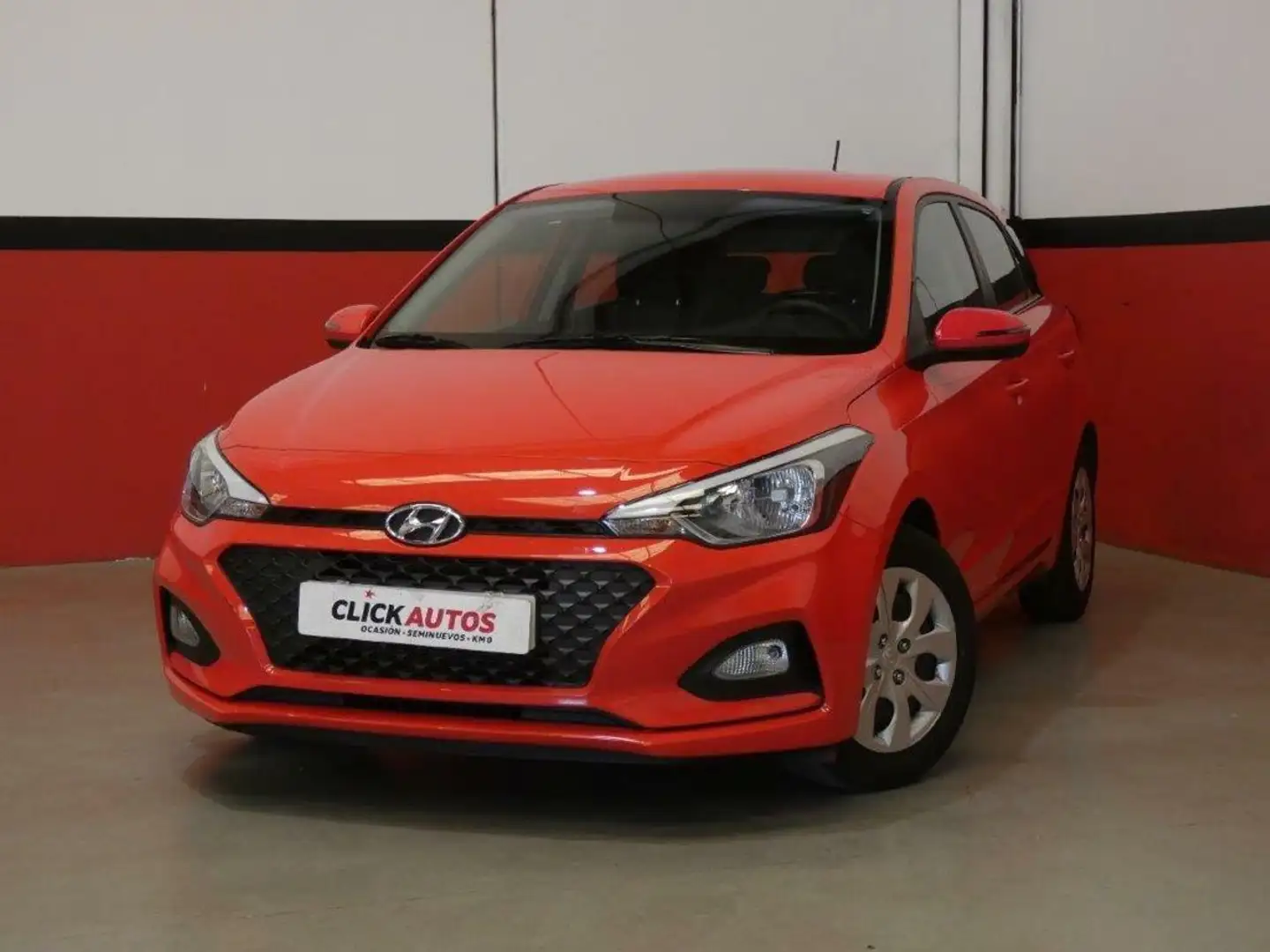 Hyundai i20 1.2 MPI Essence Rojo - 1
