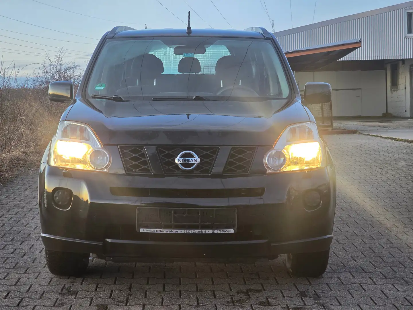 Nissan X-Trail XE 4X4 Schwarz - 2