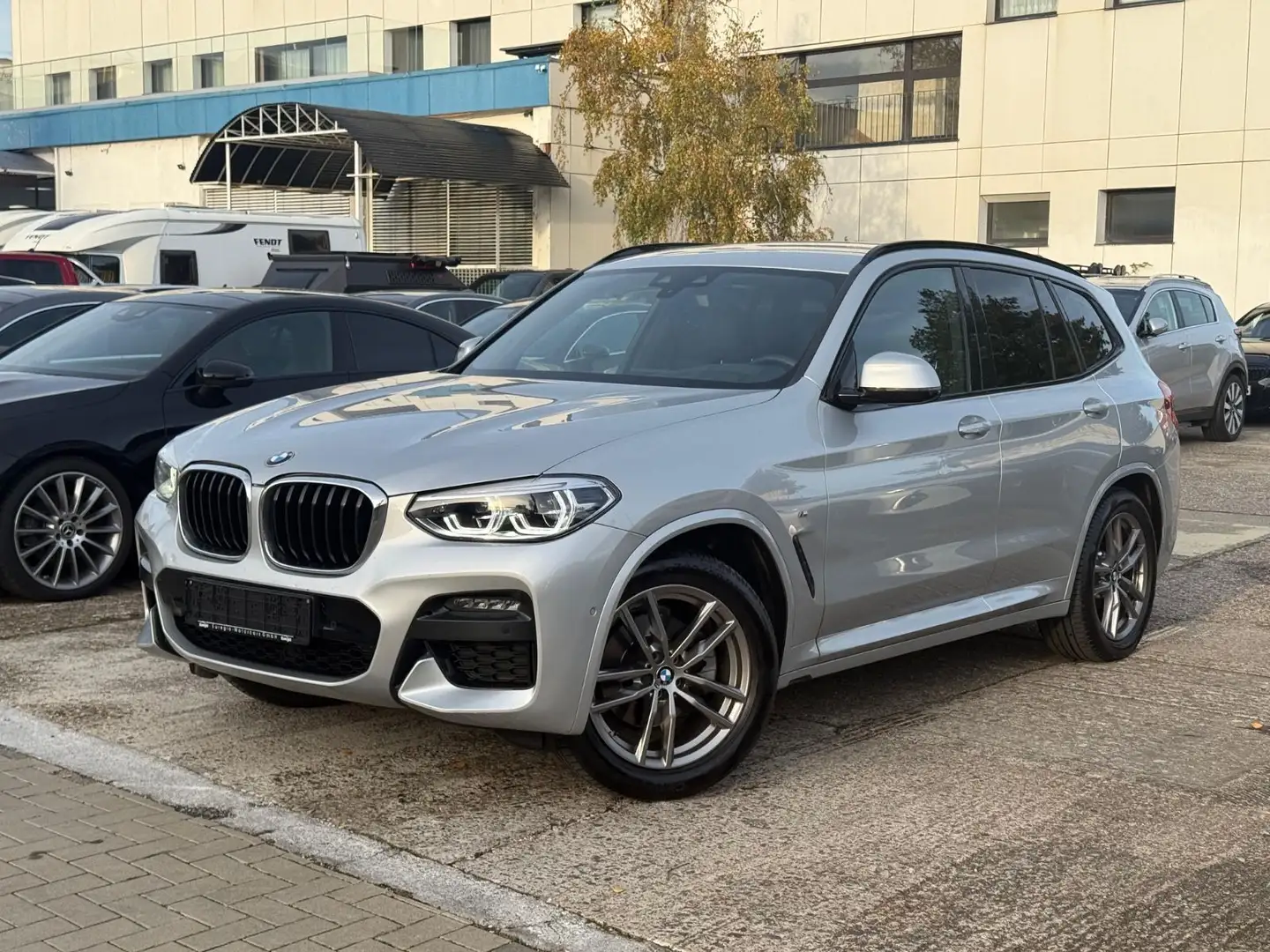 BMW X3 20d M Sport/Kamera/Teilleder/Navi/HUD Silber - 1