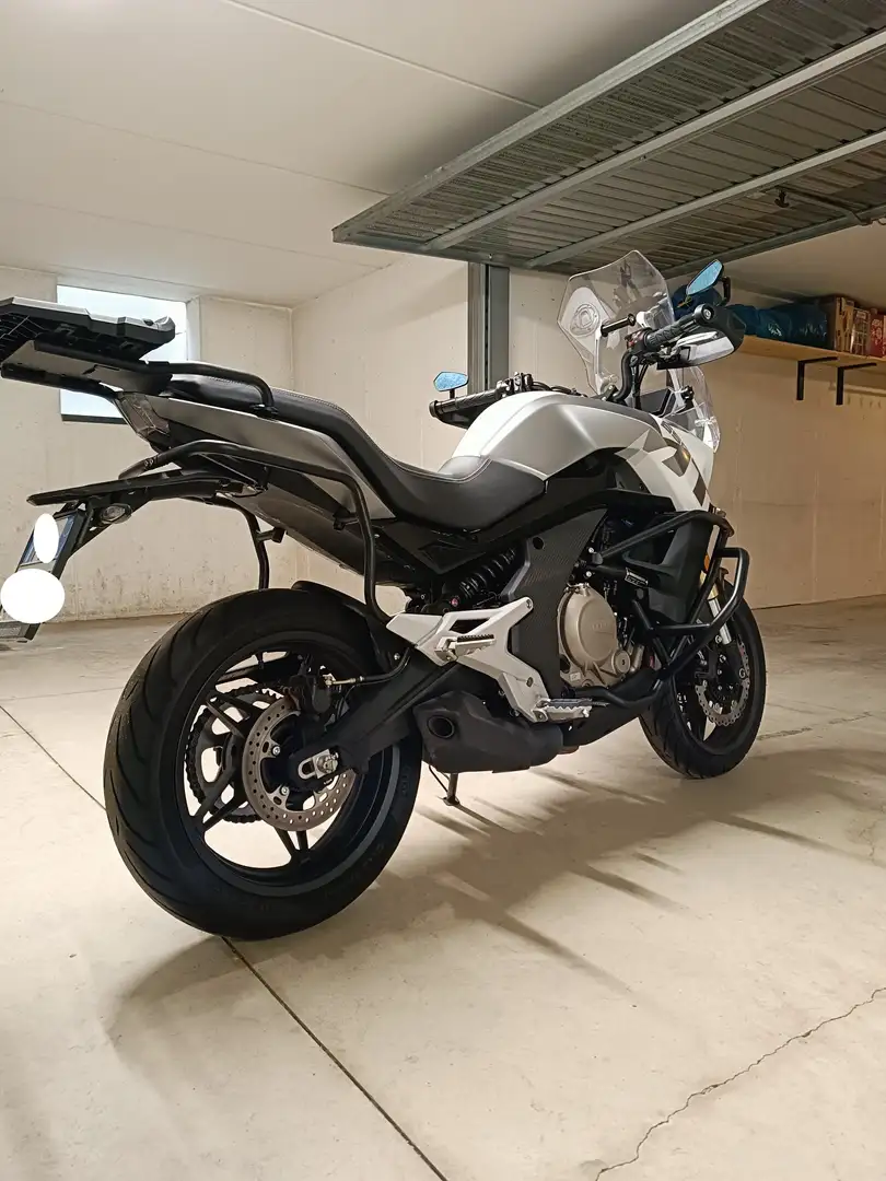 CFMOTO 650 MT Bianco - 2
