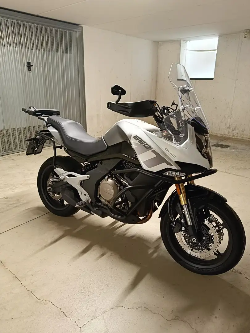 CFMOTO 650 MT Bianco - 1