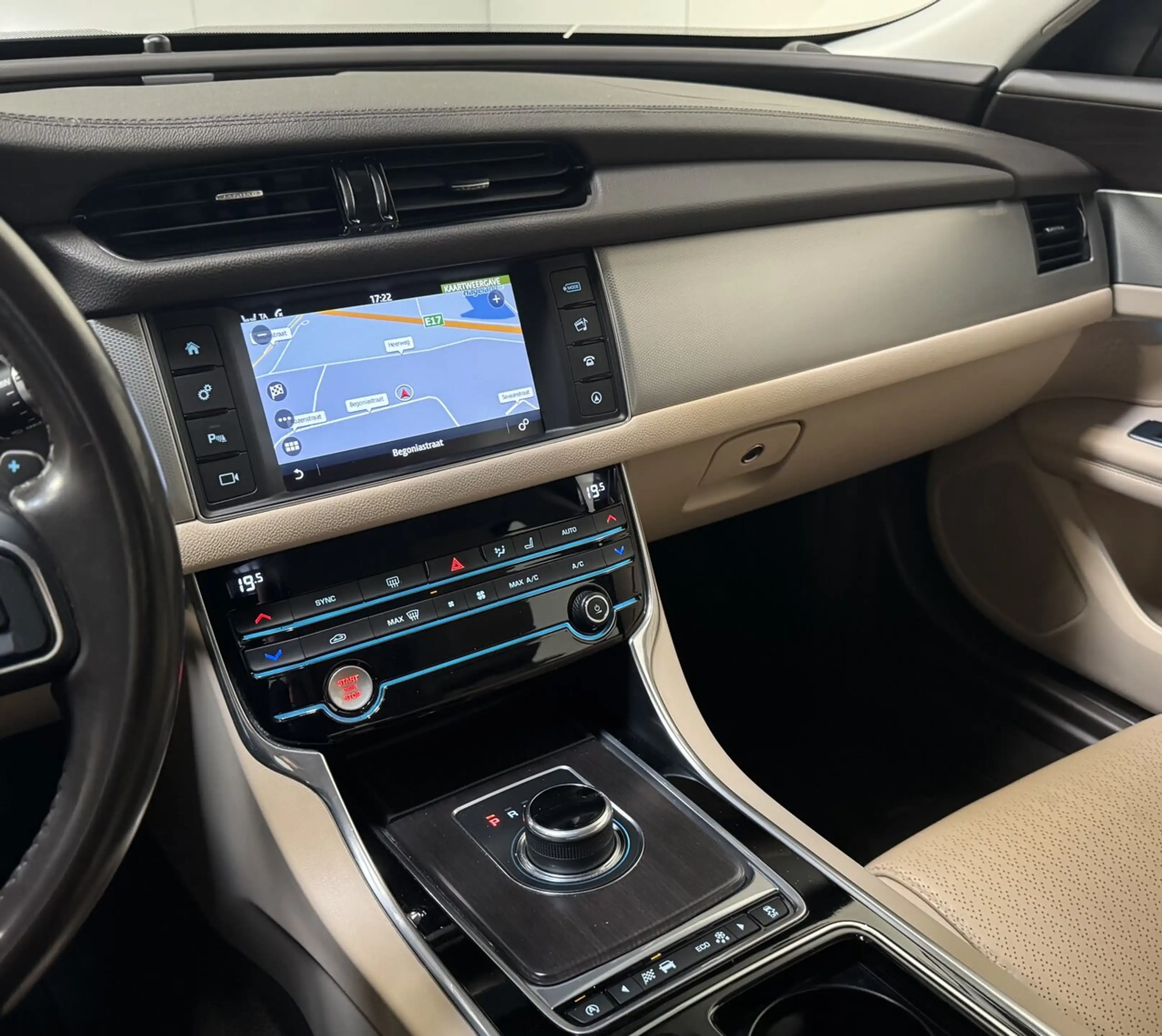 Jaguar XF 2.0d Autom. - Airco - GPS - Topstaat!